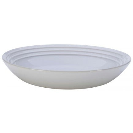 https://www.cooksjunction.com/cdn/shop/products/le-creuset-dinnerware-pasta-bowl-white-pg9005-2516_600x.jpg?v=1589237340